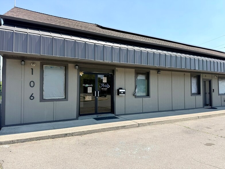 104-106 N Hutchinson Rd, Spokane Valley, WA for sale - Building Photo - Image 1 of 11