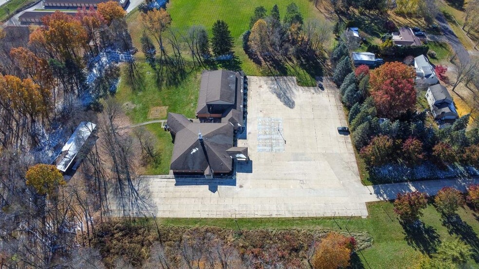 771 Dunbar Rd, Tallmadge, OH à louer - Photo du bâtiment - Image 2 de 3