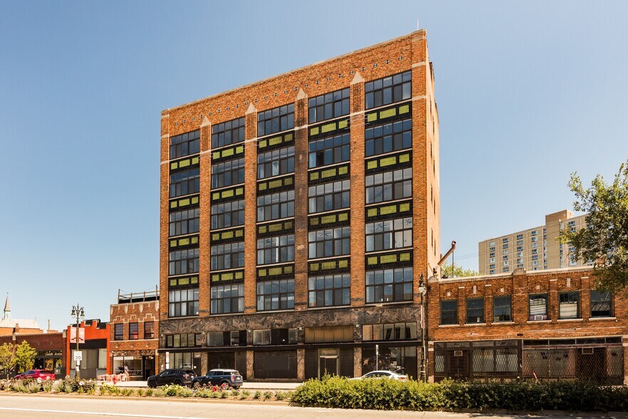 1440 Gratiot Ave, Detroit, MI à vendre - Photo du bâtiment - Image 2 de 7