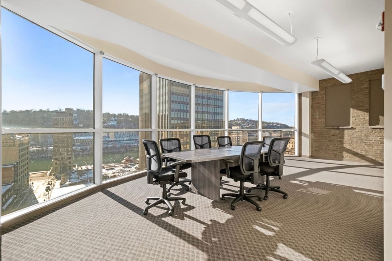 109 Capitol St, Charleston, WV à louer Photo du bâtiment- Image 1 de 12