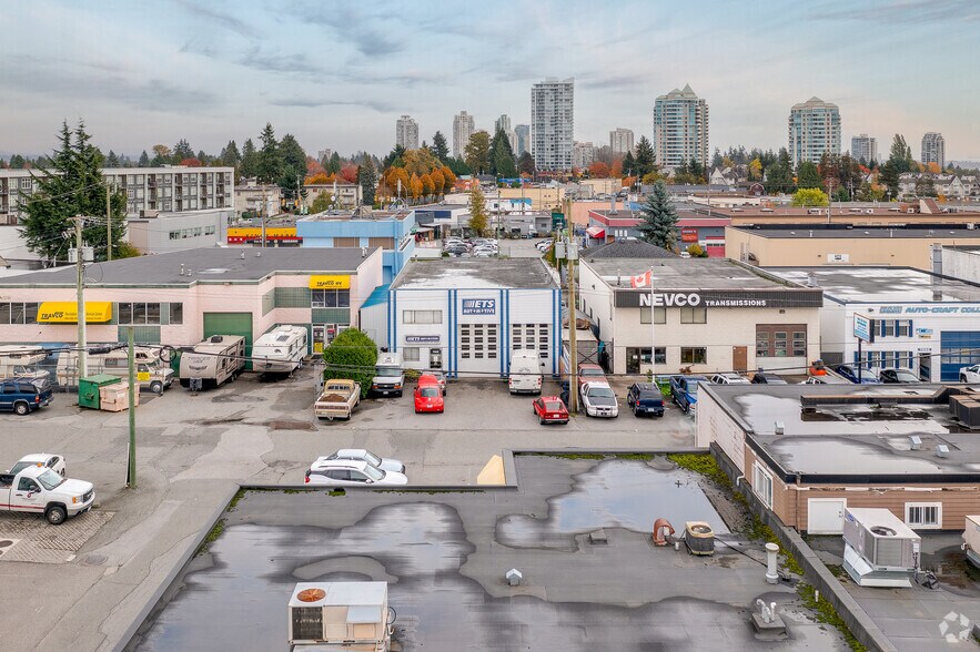 7060 Curragh Av, Burnaby, BC à vendre - Photo du bâtiment - Image 2 de 3