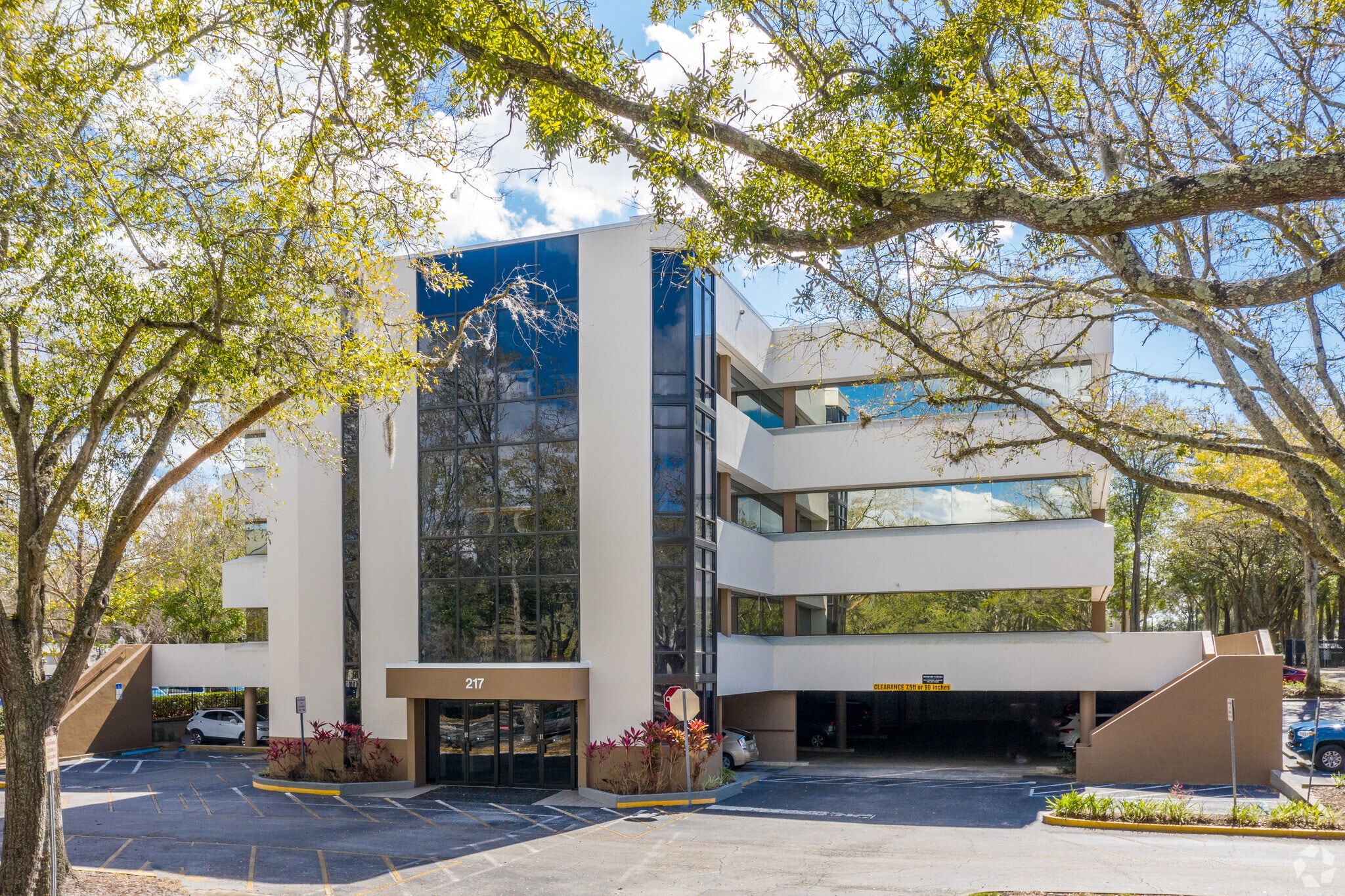 217 N Westmonte Dr, Altamonte Springs, FL à louer Photo du bâtiment- Image 1 de 14