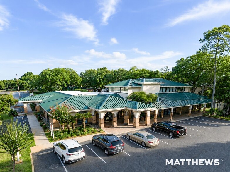 4501-4551 Davis Hwy, Pensacola, FL à vendre - Photo du bâtiment - Image 2 de 11