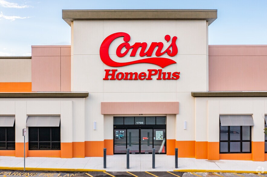 130 E Altamonte Dr, Altamonte Springs, FL à louer - Photo du bâtiment - Image 3 de 7