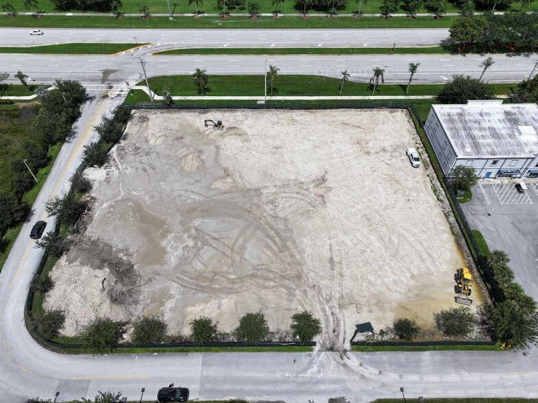 18820 Pines Blvd, Pembroke Pines, FL for lease - Aerial - Image 3 of 6