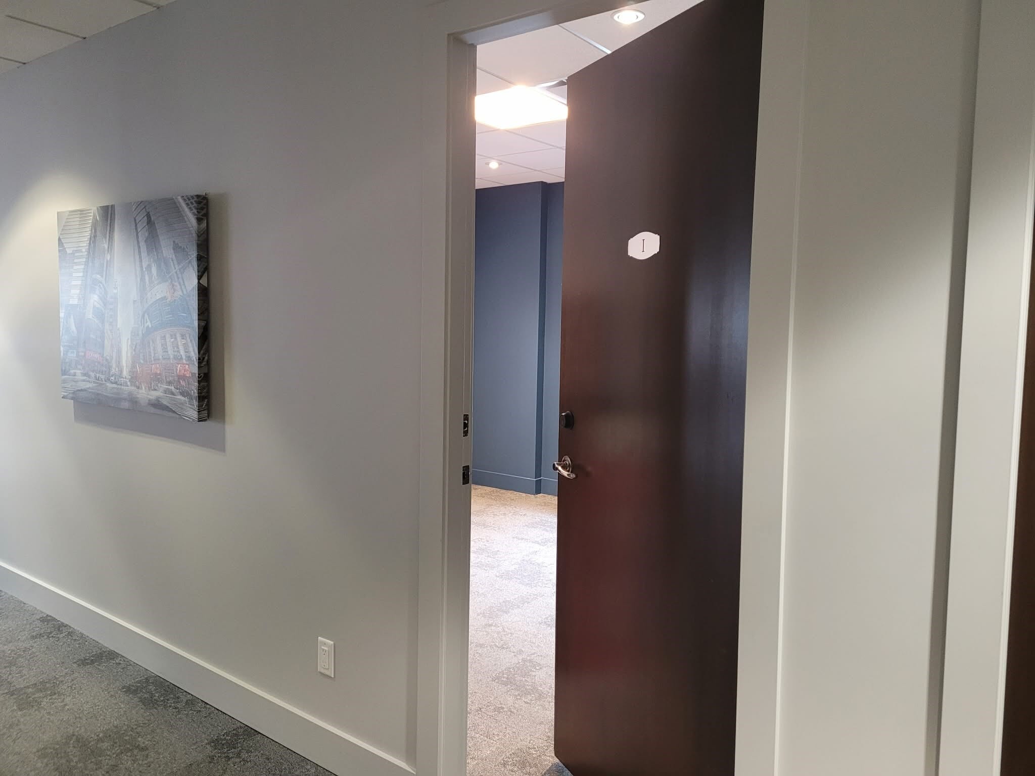 1455 Ellis St, Kelowna, BC for lease Interior Photo- Image 1 of 4