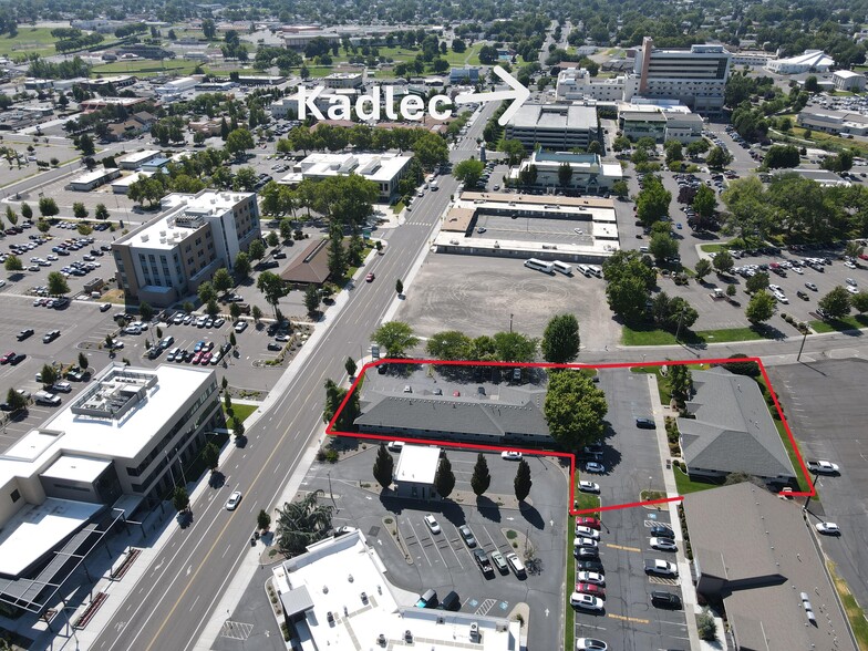 Multi Tenant Medical Office portfolio of 2 properties for sale on LoopNet.ca - Building Photo - Image 2 of 26