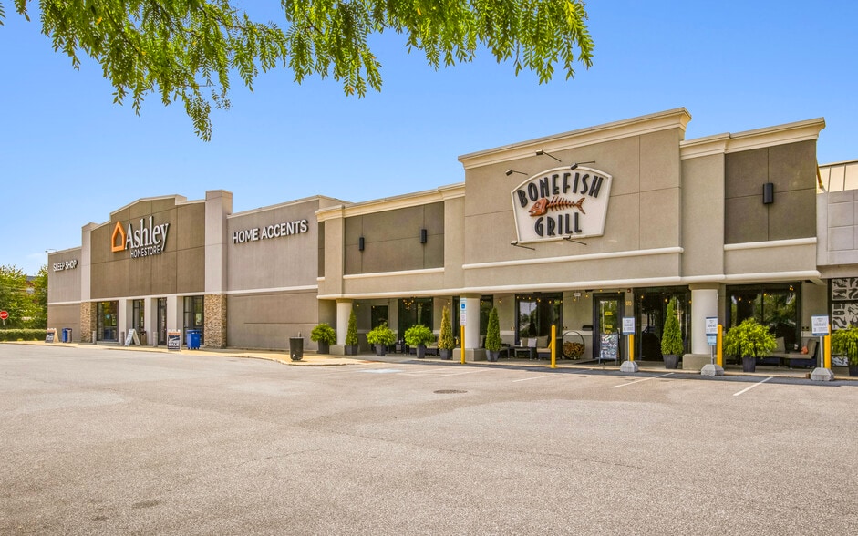 Park City Plaza portfolio of 2 properties for sale on LoopNet.ca - Building Photo - Image 2 of 7