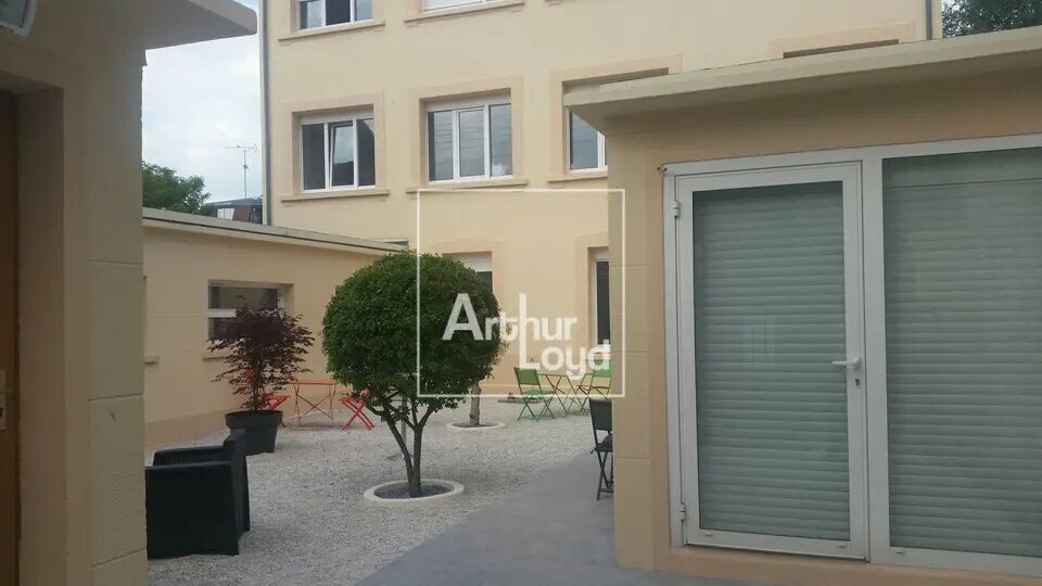 Office in Melun for sale - Building Photo - Image 2 of 6