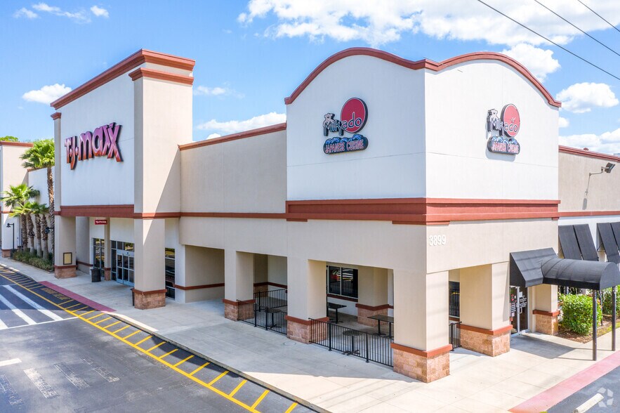 3801 W Lake Mary Blvd, Lake Mary, FL à louer - Photo du bâtiment - Image 2 de 4