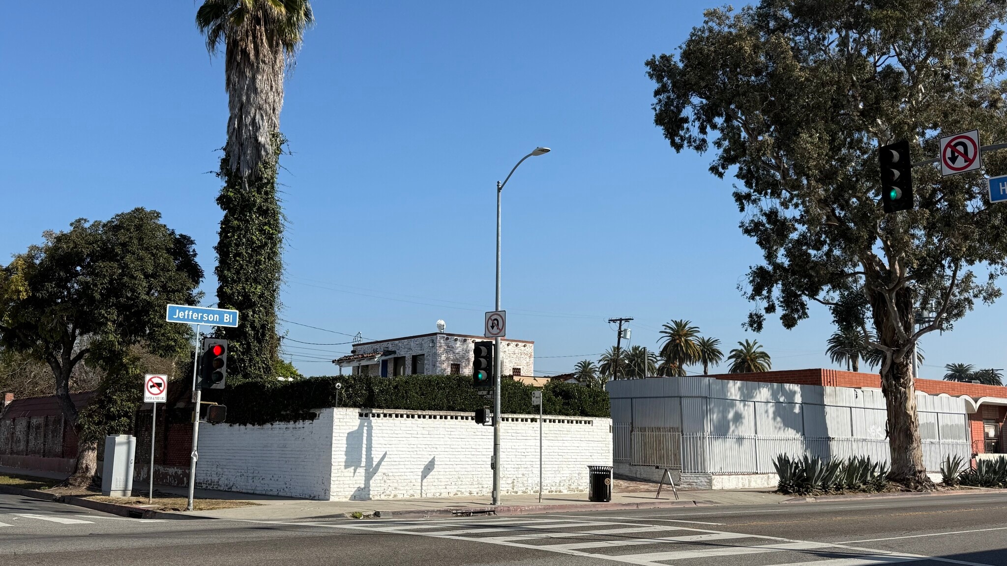 4851-4853 W Jefferson Blvd, Los Angeles, CA à louer Photo du bâtiment- Image 1 de 1