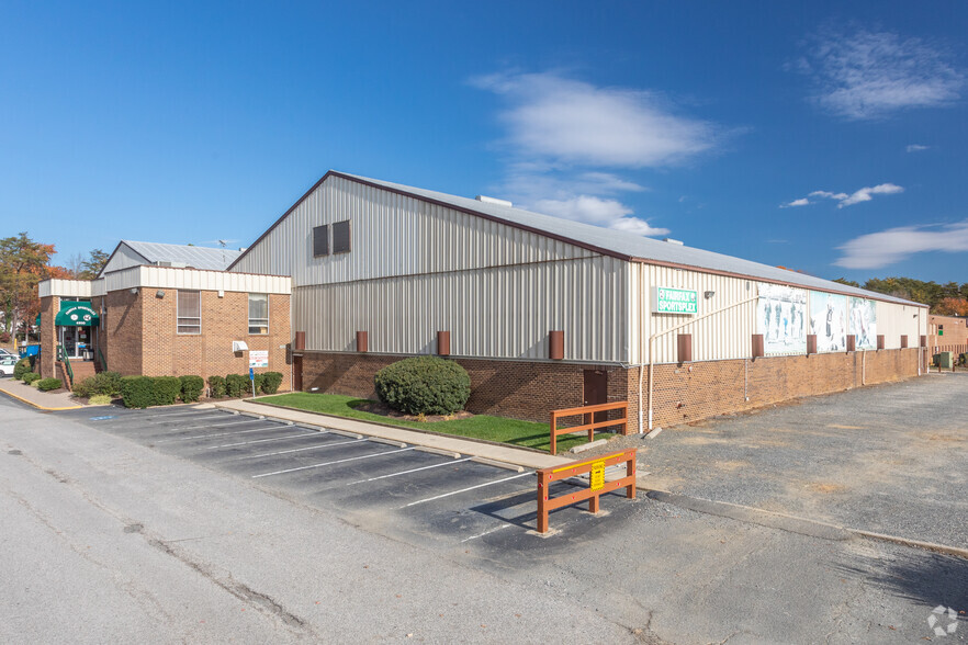 6800 Commercial Dr, Springfield, VA for sale - Building Photo - Image 1 of 1