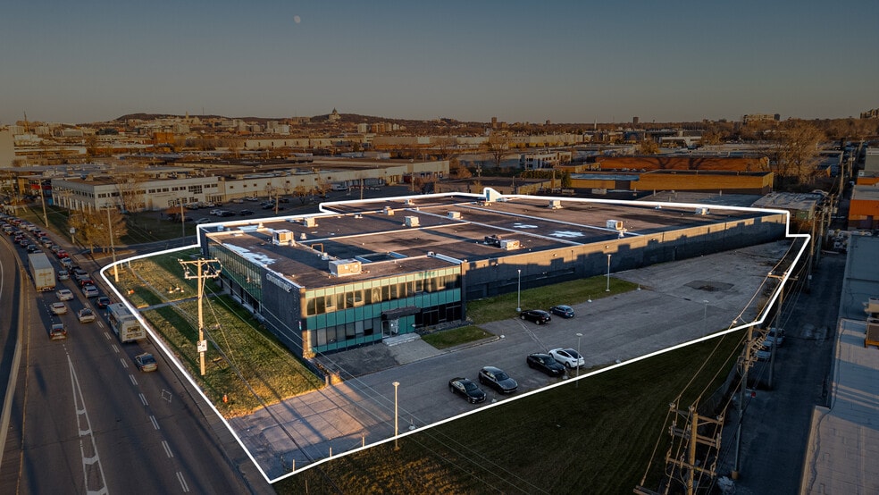 5950 Ch De La Côte-De-Liesse, Mont-Royal, QC à louer - Photo du bâtiment - Image 3 de 15