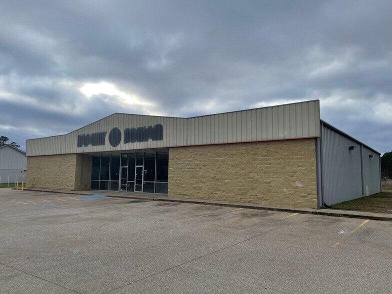 8260 State Highway 155, Frankston, TX à vendre - Photo du bâtiment - Image 3 de 7
