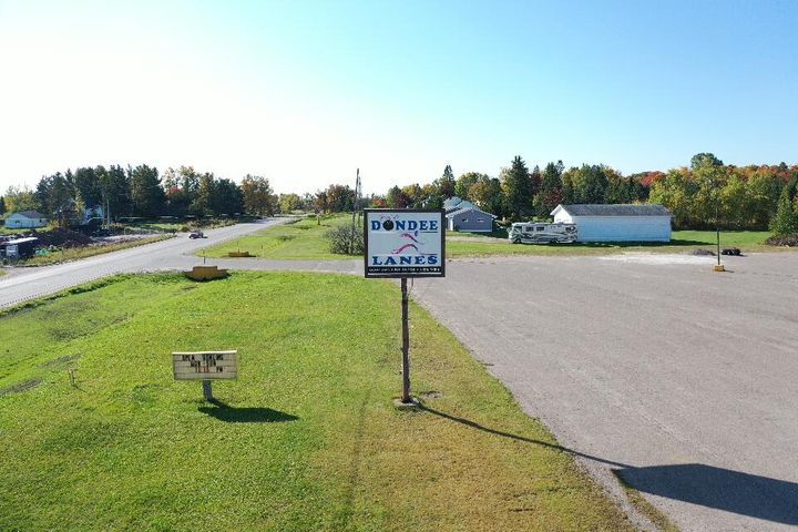 3162 S Mackinac Trl, Sault Sainte Marie, MI à vendre - Photo du bâtiment - Image 2 de 55