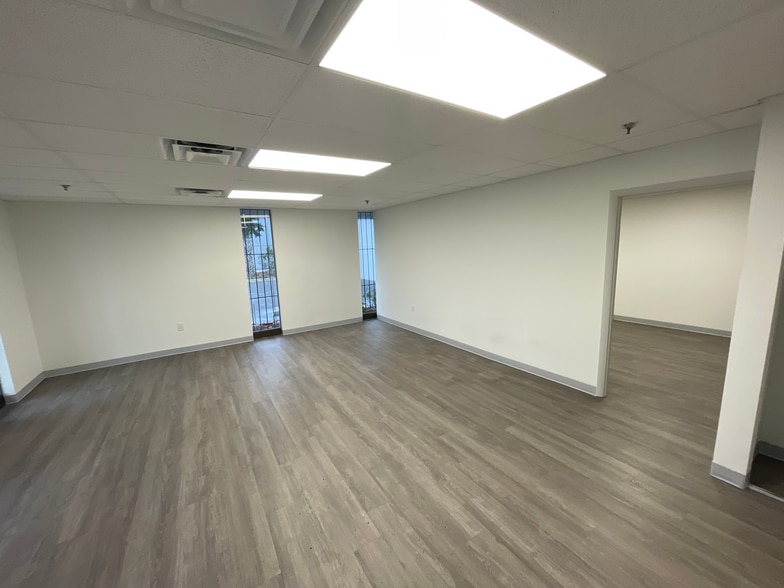 4570 NW 128th St, Opa Locka, FL à louer - Photo intérieure - Image 3 de 15