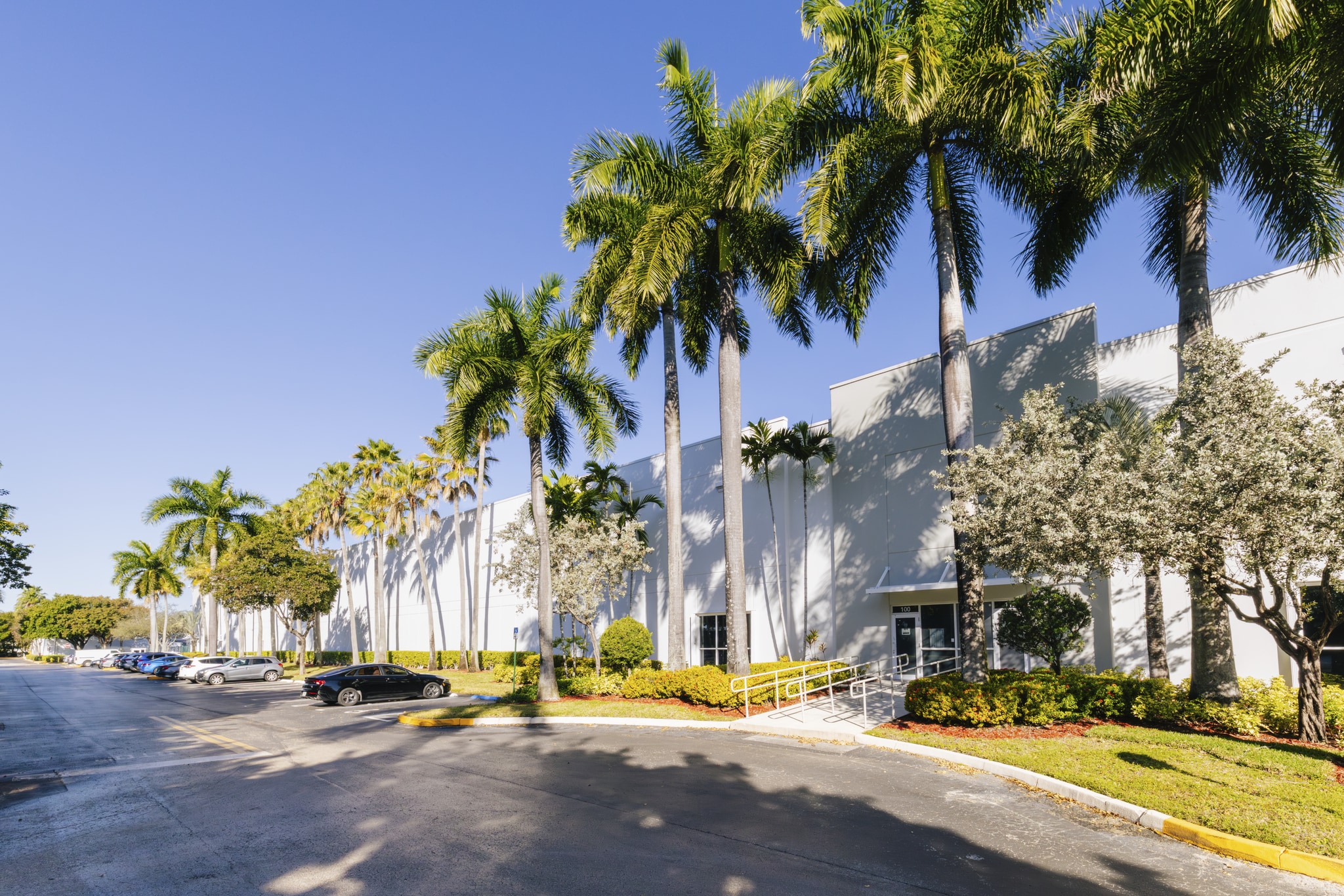 2000 NW 97th Ave, Doral, FL à louer Photo principale- Image 1 de 11