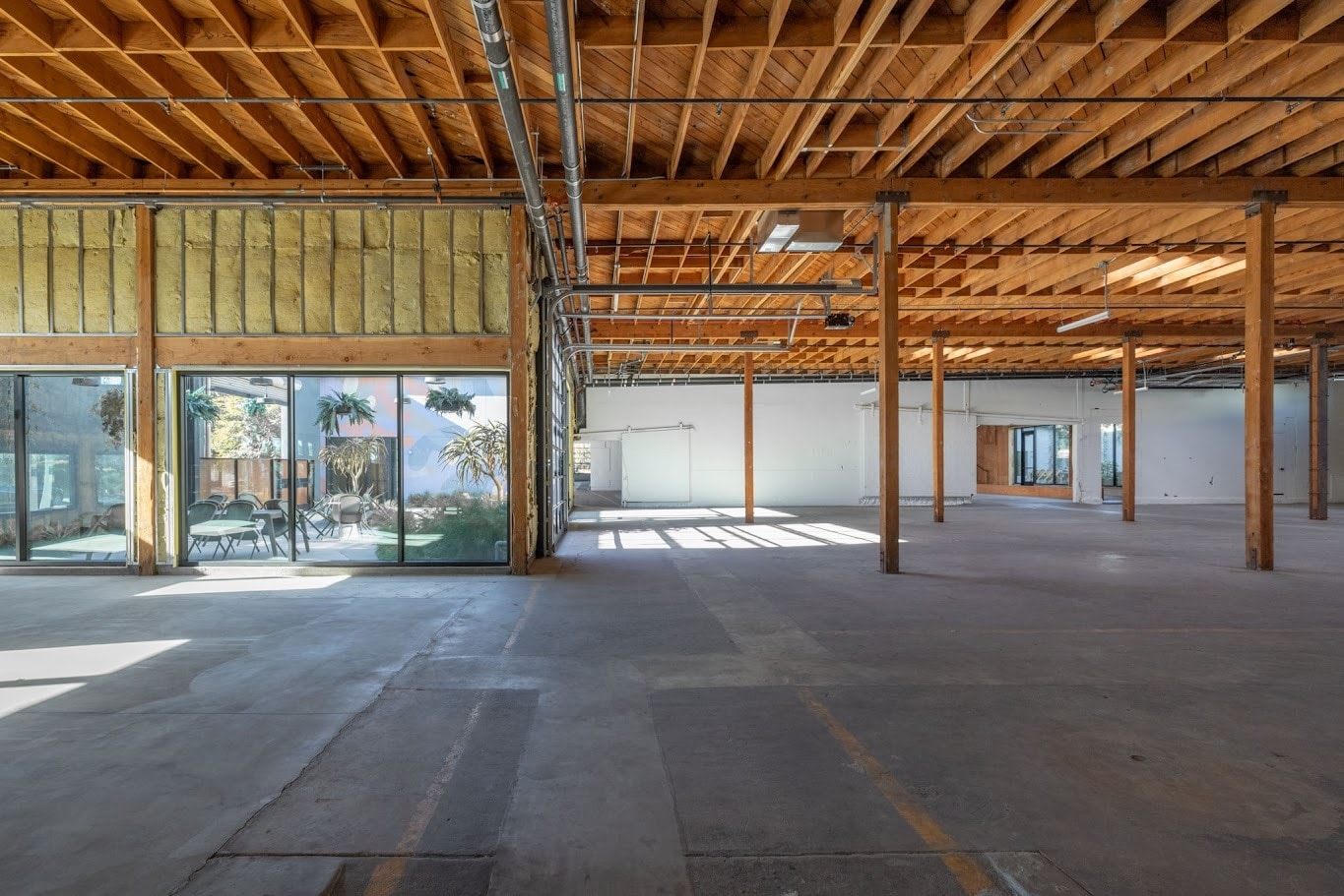 3333 Casitas Ave, Los Angeles, CA à louer Photo intérieure- Image 1 de 7