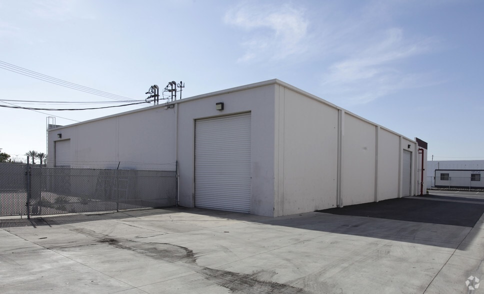 1530 N Missile Way, Anaheim, CA for lease - Building Photo - Image 3 of 4