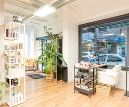 Retail in Madrid, Madrid for lease Interior Photo- Image 2 of 5