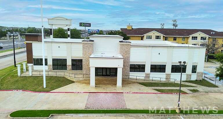 18438 Dallas Pky, Dallas, TX à vendre Photo du bâtiment- Image 1 de 1