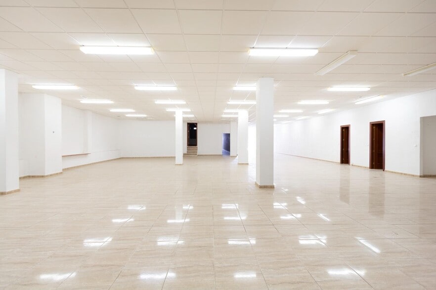 Calle Juan Carlos i, Villa de Otura, Granada for sale - Interior Photo - Image 1 of 28