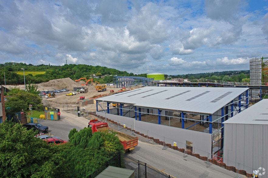 Whiteleaf Rd, Hemel Hempstead for lease - Building Photo - Image 2 of 8