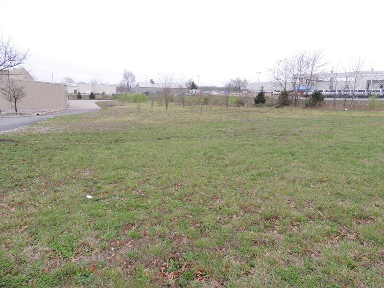 11302 Westport Rd, Louisville, KY à louer - Photo du bâtiment - Image 3 de 3