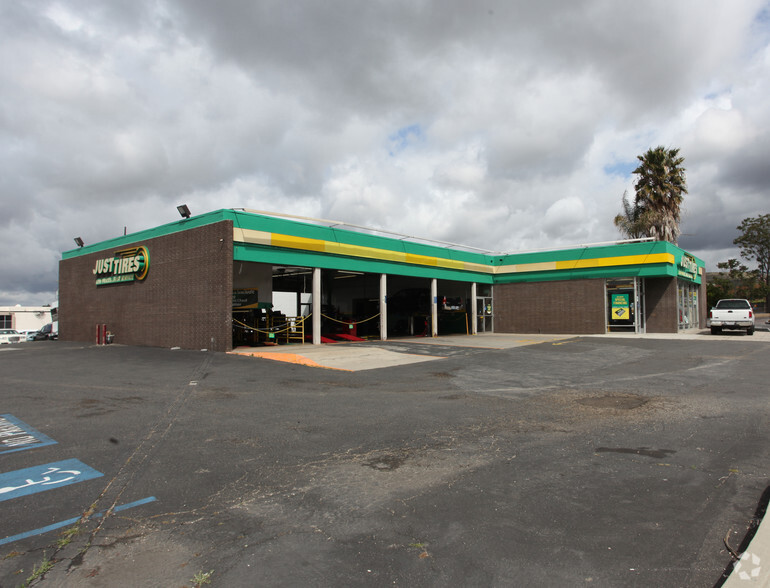 2135 1st St, Simi Valley, CA for lease - Primary Photo - Image 1 of 3