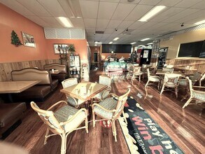 626-654 E State Rd, Island Lake, IL for lease Interior Photo- Image 1 of 9
