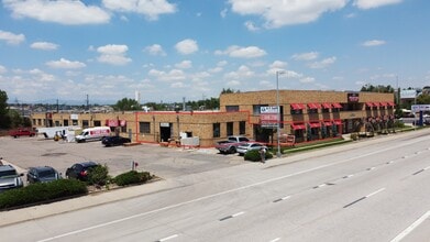 2555 S Santa Fe Dr, Denver, CO for lease Interior Photo- Image 2 of 9