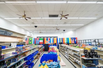 3500 NW 17th Ave, Miami, FL à louer Photo intérieure- Image 2 de 9