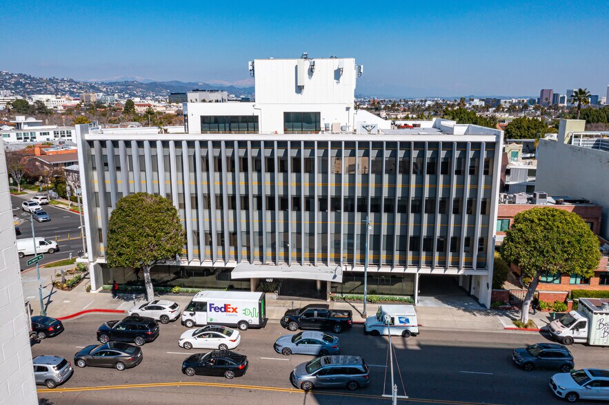 400 S Beverly Dr, Beverly Hills, CA à louer - Photo du bâtiment - Image 2 de 7