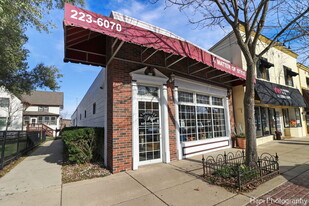 132 Center St, Grayslake IL - Dépanneur