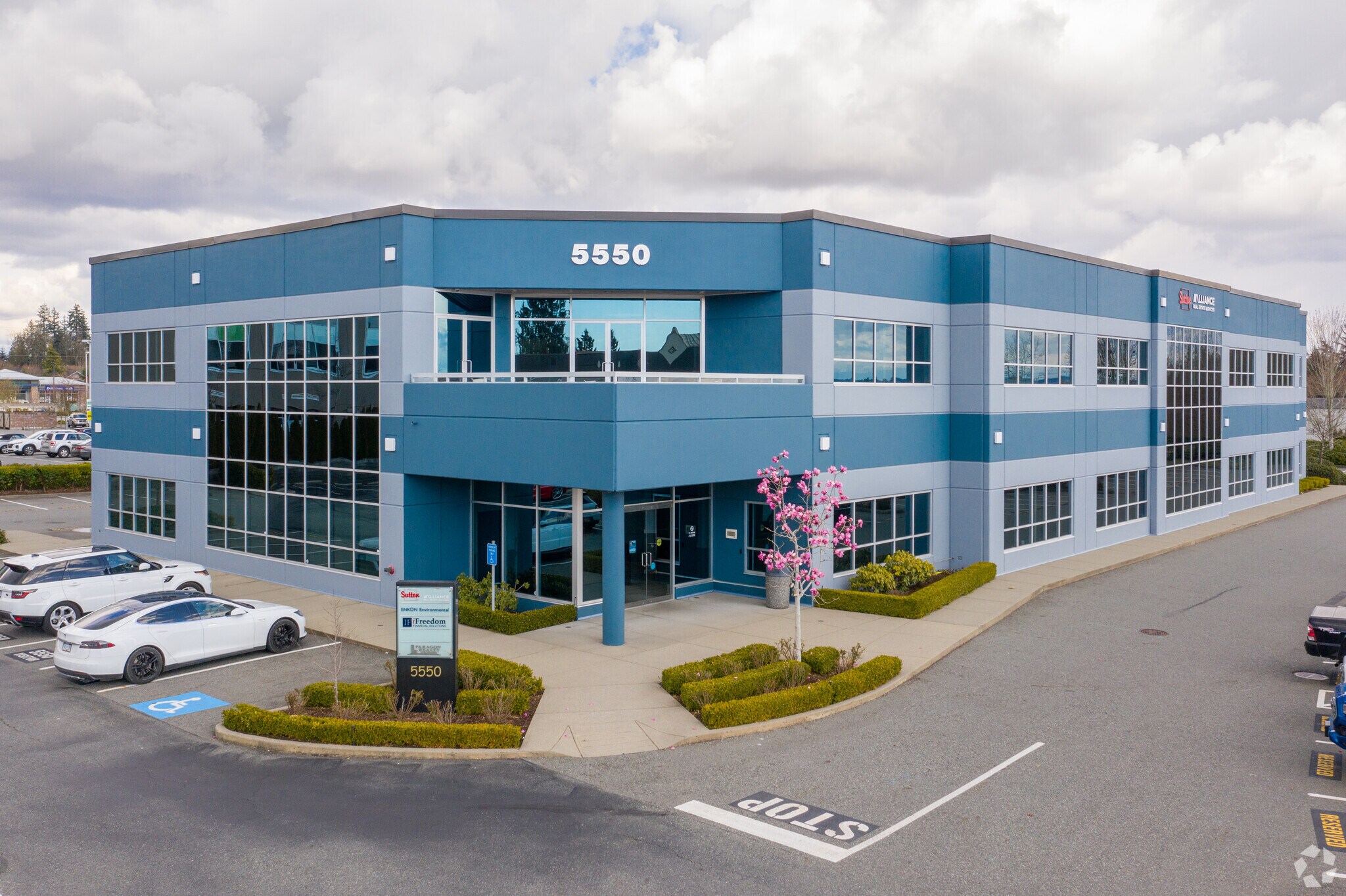 5550 152nd St, Surrey, BC à vendre Photo principale- Image 1 de 1