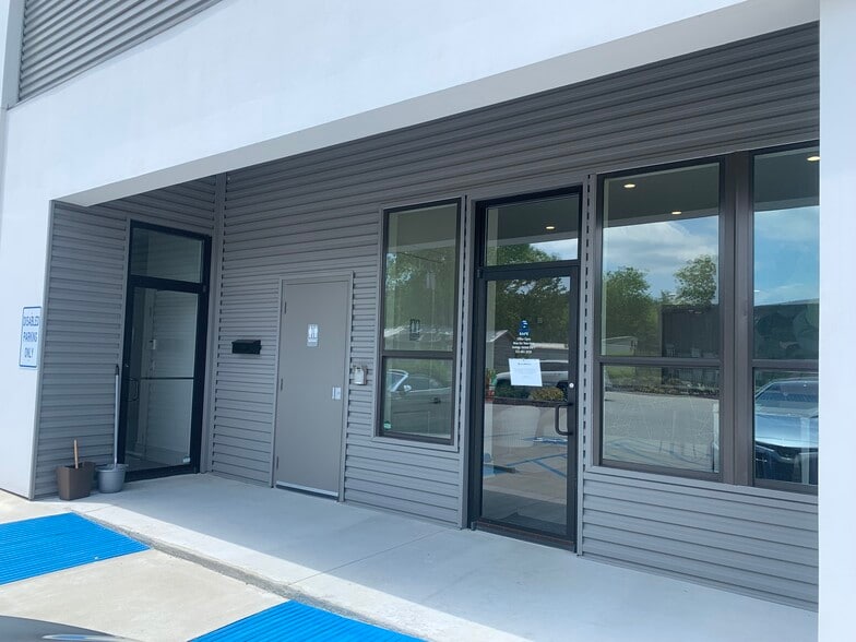13430 Leah St, Gonzales, LA à louer - Photo du bâtiment - Image 3 de 22