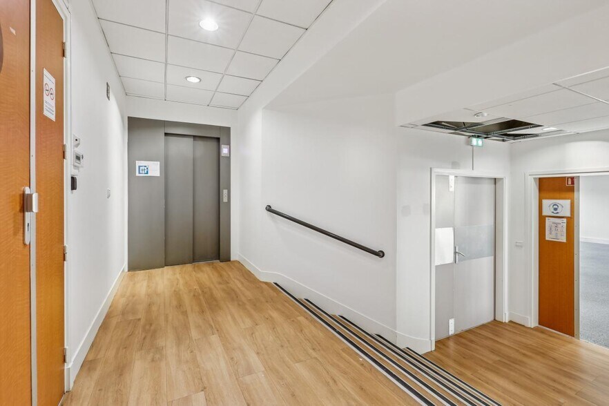 10/12 Rue Massue, Vincennes for lease - Interior Photo - Image 3 of 10