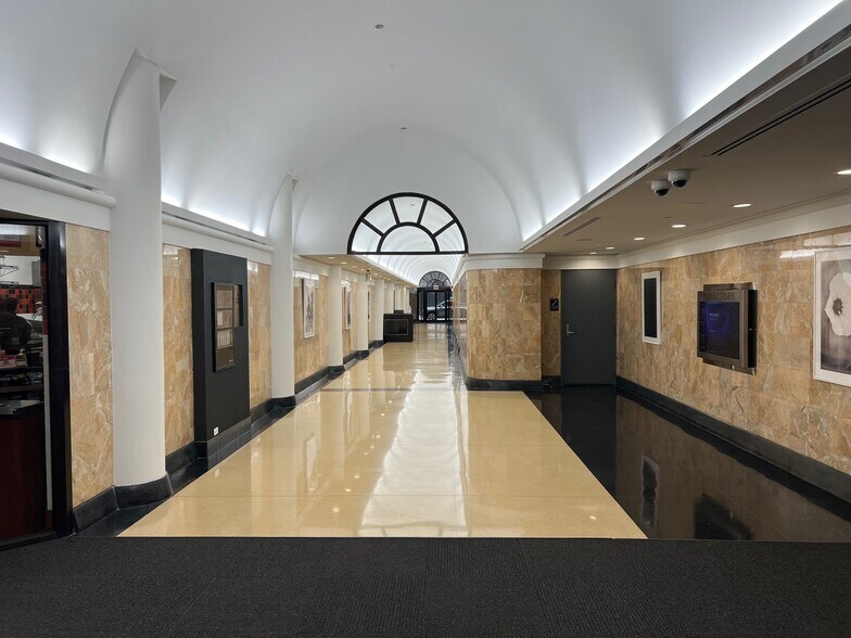 216 W Jackson Blvd, Chicago, IL à louer - Photo du bâtiment - Image 3 de 3