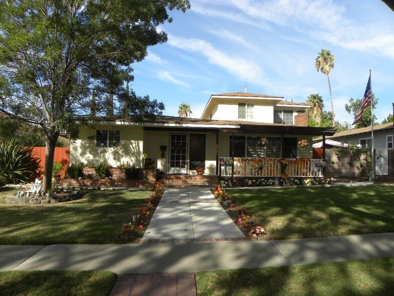 841 N Palm Ave, Upland, CA à vendre - Photo du bâtiment - Image 1 de 15