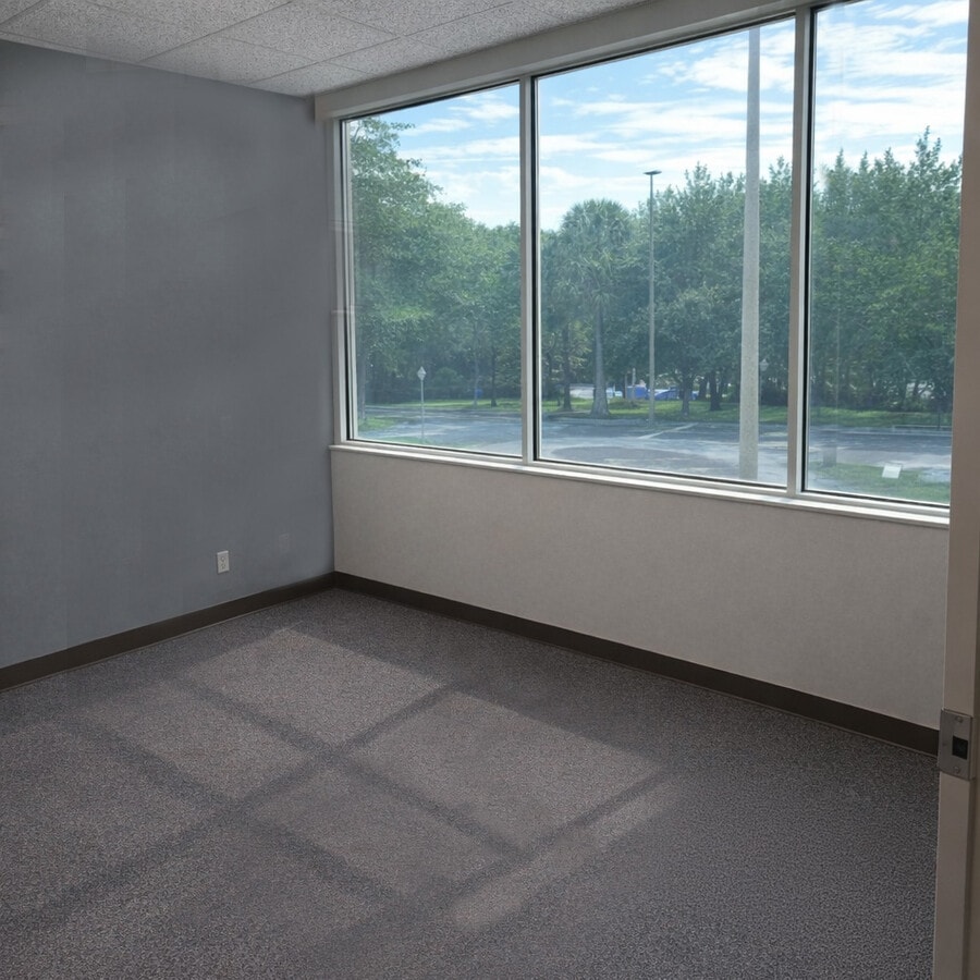 9430 Turkey Lake Rd, Orlando, FL 32819 - Unité 204 -  - Photo intérieure - Image 1 of 6