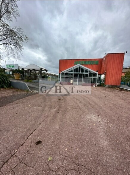 Land in Santeny for sale - Building Photo - Image 1 of 6