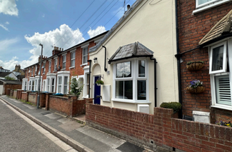 Plus de détails pour 15 Albert St, Aylesbury - Spécialité à vendre