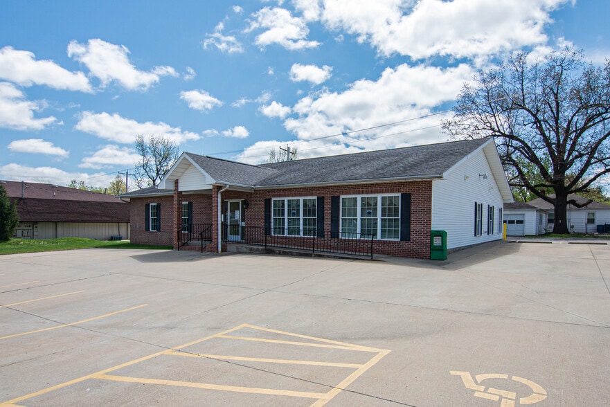 2419 Broadway St, Mount Vernon, IL for sale - Building Photo - Image 3 of 53