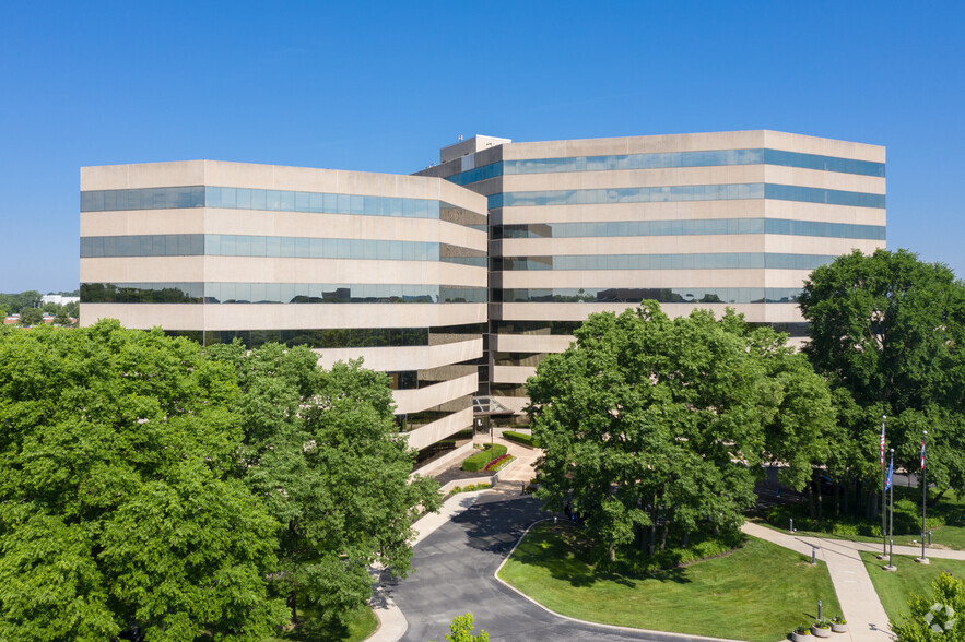 655 Metro Pl S, Dublin, OH à vendre - Photo principale - Image 1 de 1