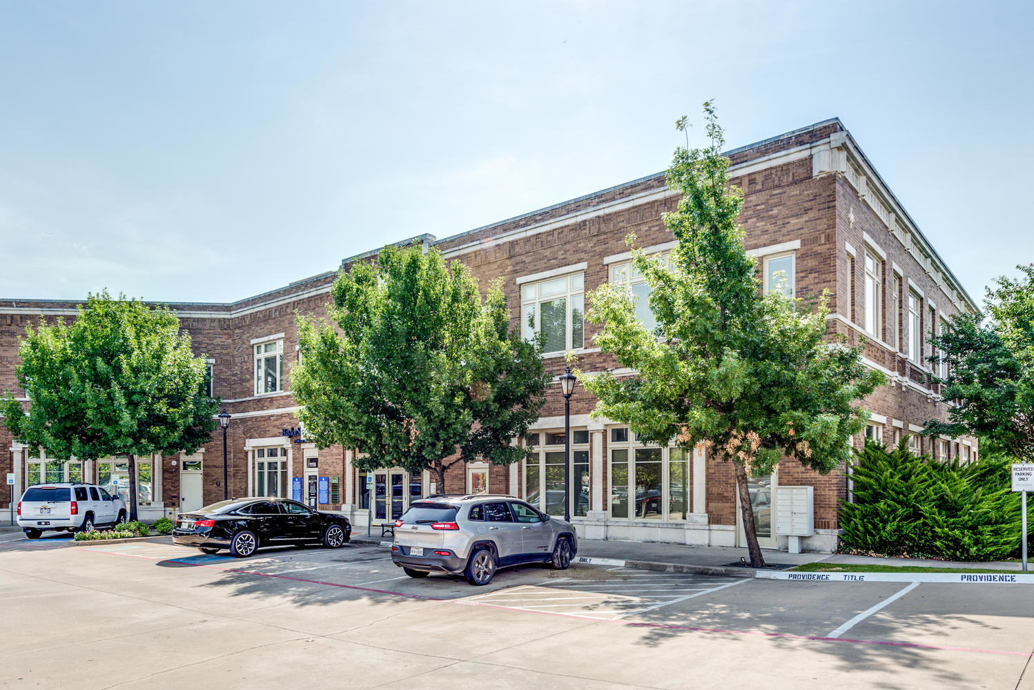 1100 Parker Sq, Flower Mound, TX for lease Building Photo- Image 1 of 26