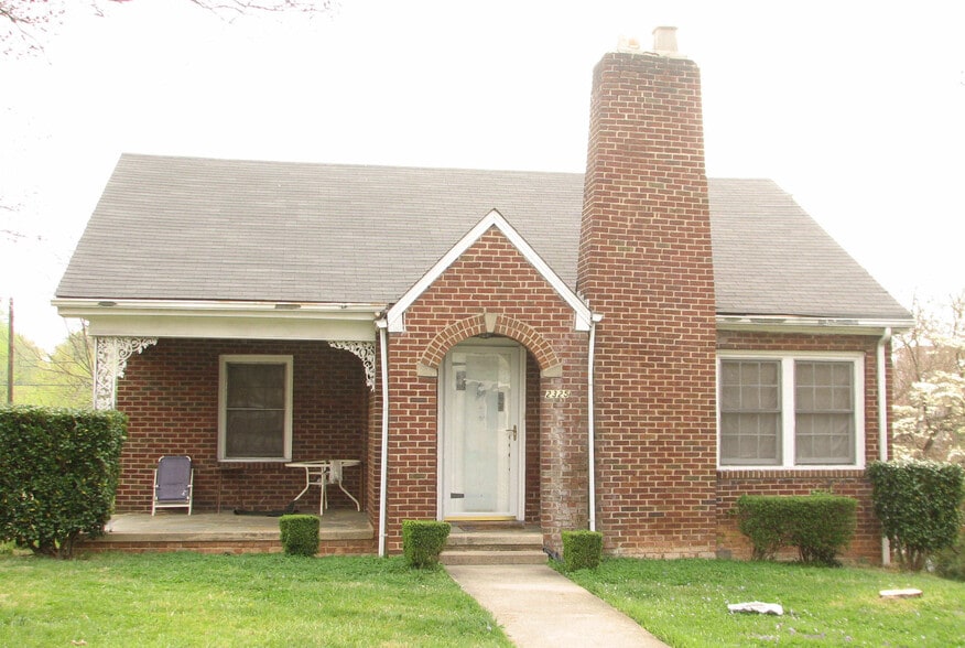 2325 Okalina Ave, Winston-Salem, NC à vendre - Photo principale - Image 1 de 1