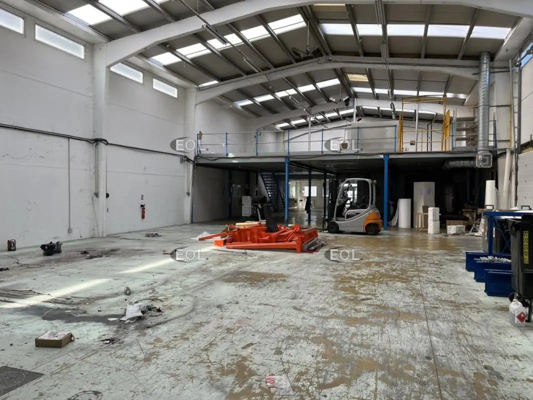 Flex in Argenteuil for lease Interior Photo- Image 1 of 8