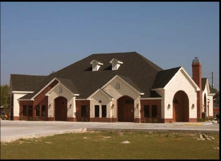 5826 Esplanade Dr, Corpus Christi, TX for lease - Primary Photo - Image 1 of 2