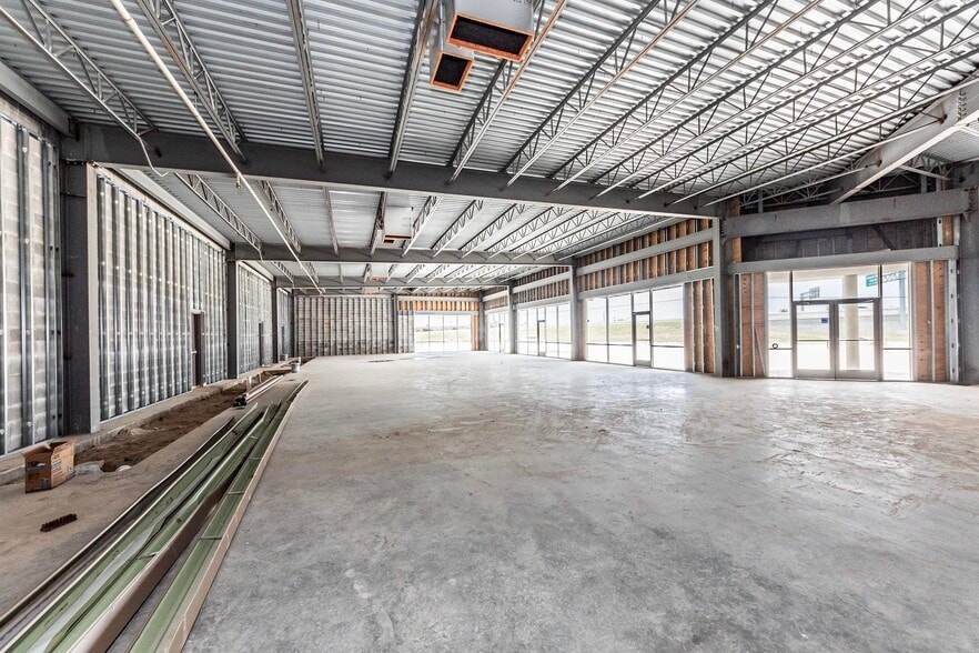 4805 E Sam Houston Pky S, Pasadena, TX for lease - Interior Photo - Image 3 of 20