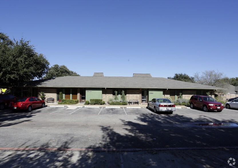 3204 N MacArthur Blvd, Irving, TX à vendre - Photo du bâtiment - Image 1 de 21